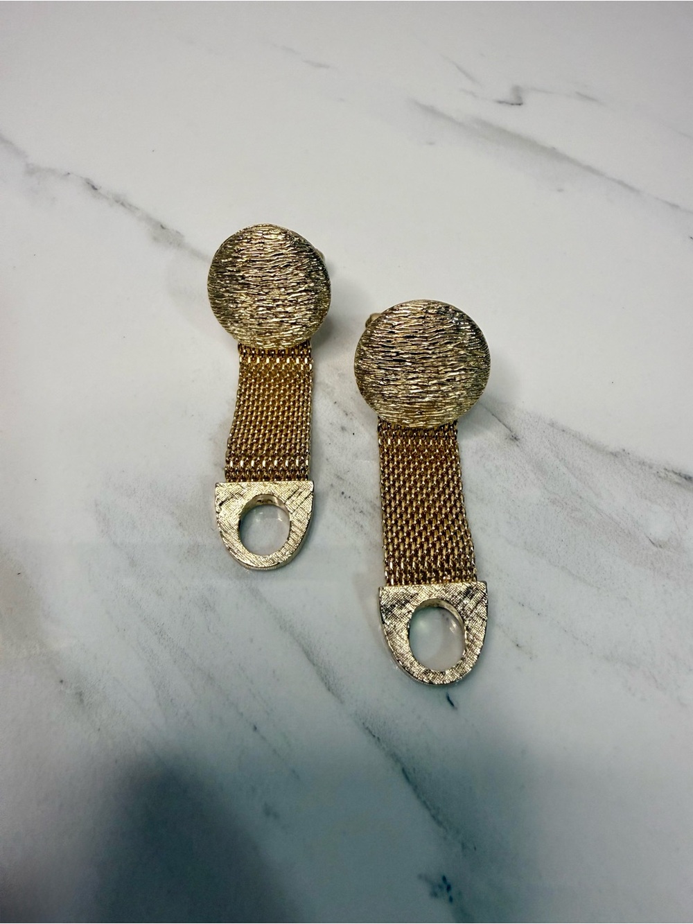 Gold Tone Mesh Cuff links - Picture 5 of 9